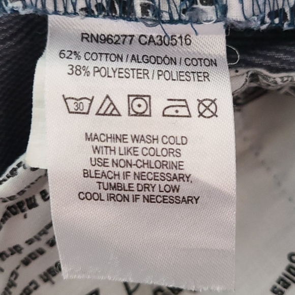 Men's Vans flat front shorts - Picture 6 of 6